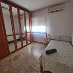 Benyamina House בית נופש *