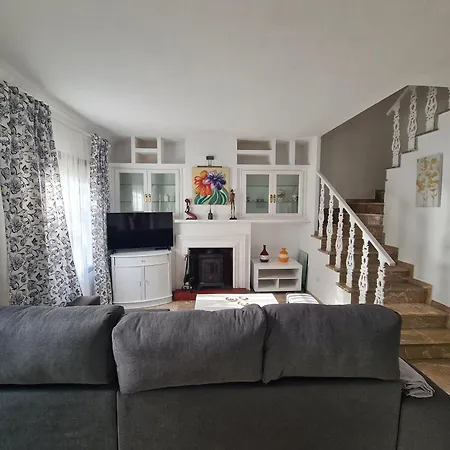 Dom wakacyjny Benyamina House *